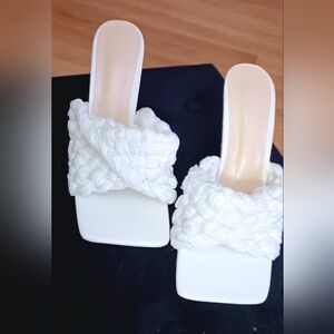 NWNT White high heels